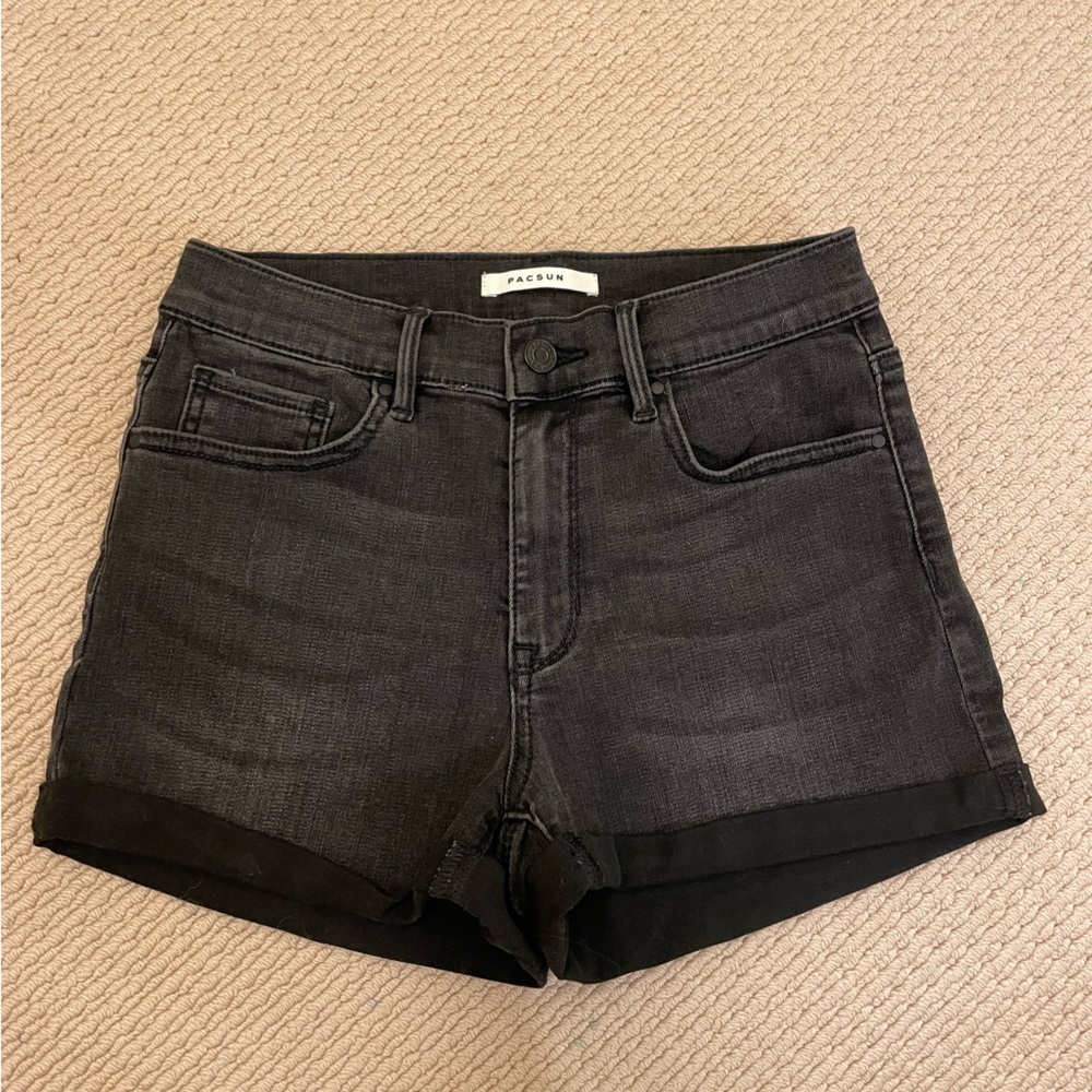PacSun the shortie short size 26 in black
